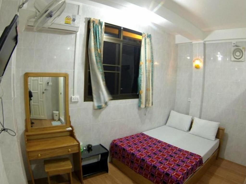 Penguin Hotel Каутаун Екстериор снимка