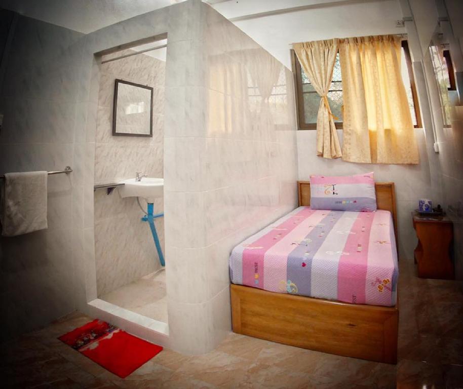 Penguin Hotel Каутаун Екстериор снимка