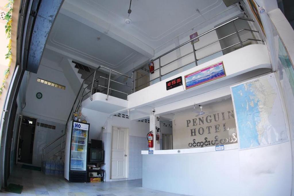 Penguin Hotel Каутаун Екстериор снимка